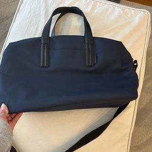 Away “the everywhere bag” navy blue